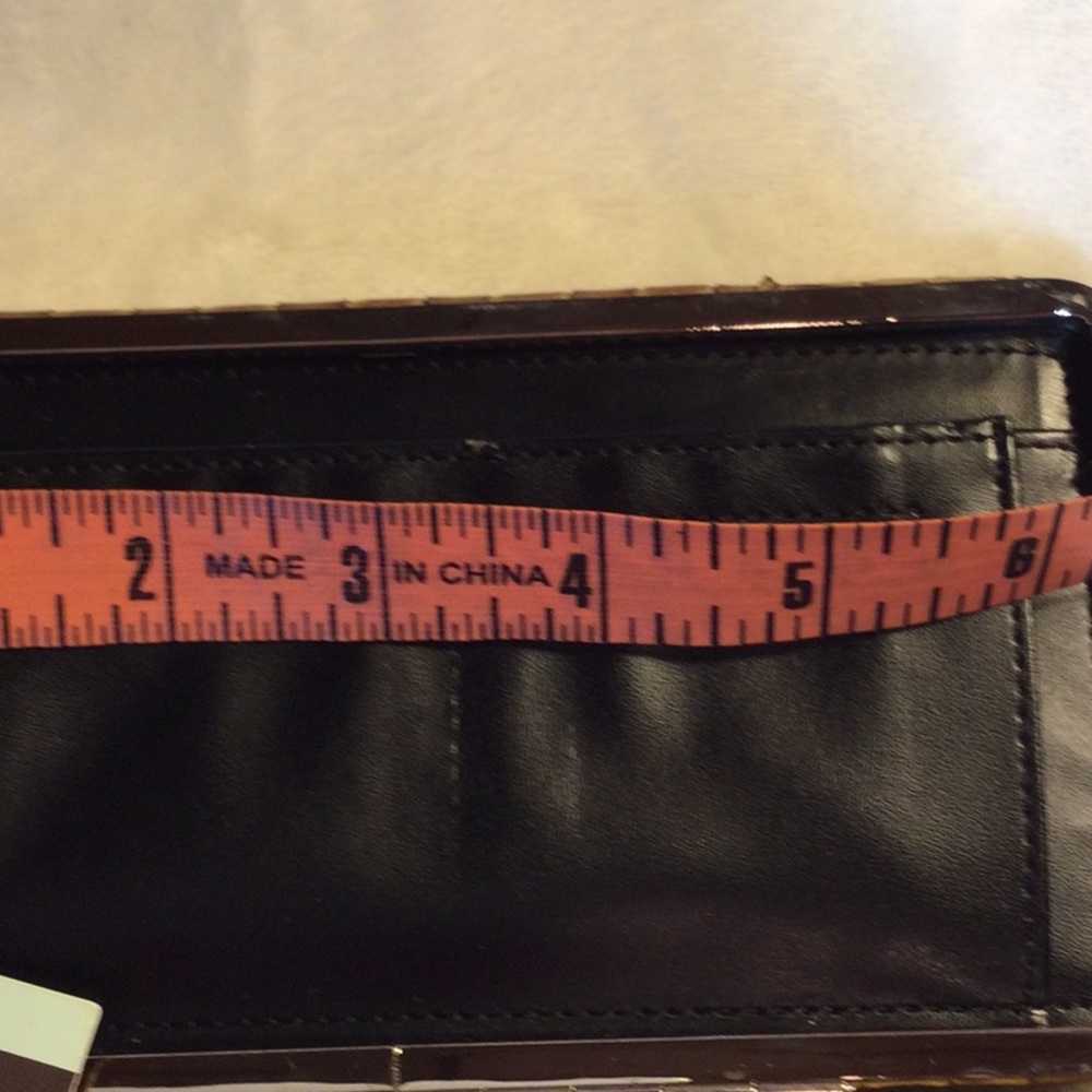 21 Brown Weaved pattern Wallet - Picture 10 of 12